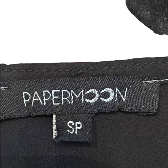 Papermoon woman’s black petal sleeve top, size small petite - Picture 5 of 7